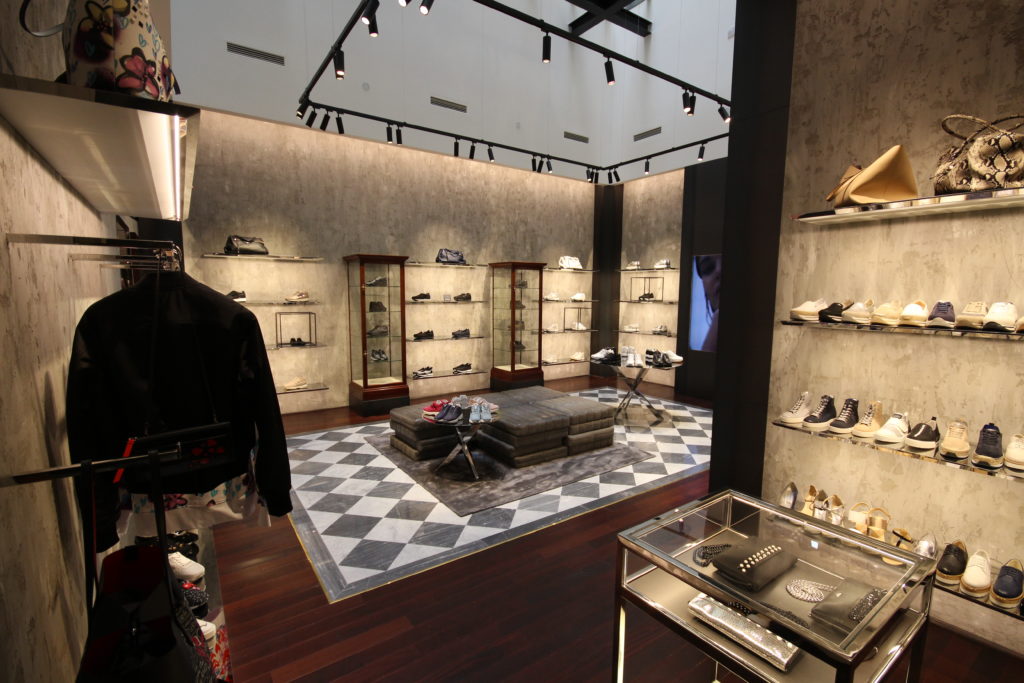 General contractor luxury retail Hogan